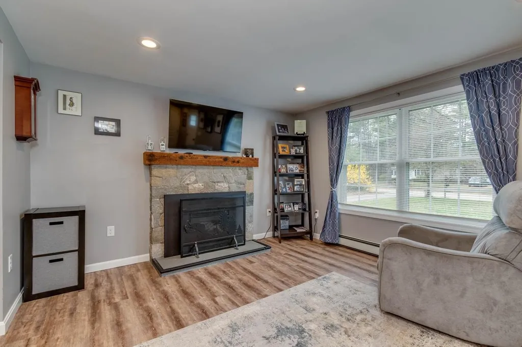3 Clark Avenue Loudon NH 03307