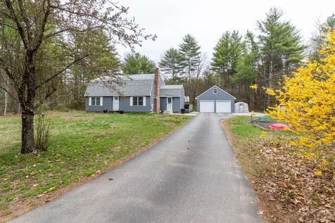 3 Clark Avenue Loudon NH 03307