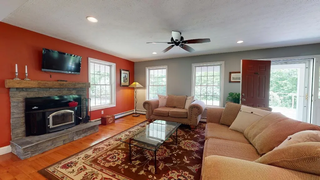 1621 River Road Weare NH 03281