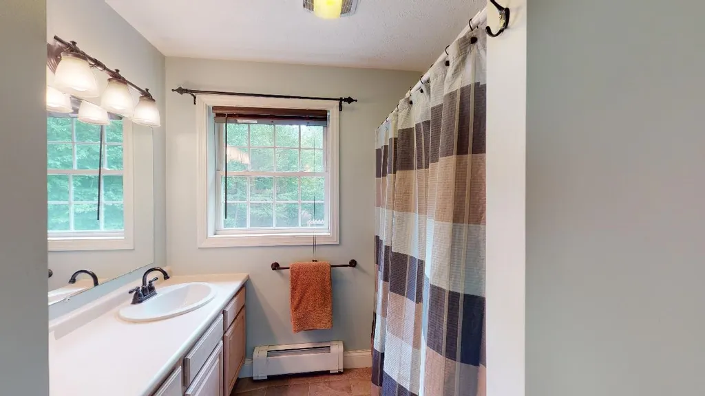 1621 River Road Weare NH 03281