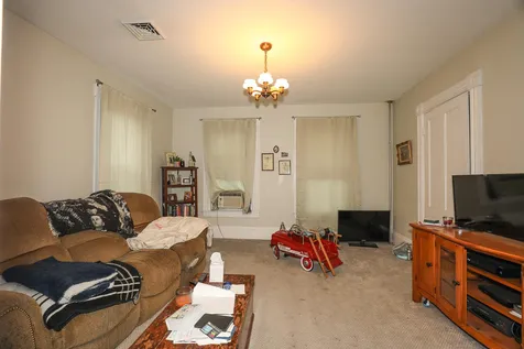 297 Walnut Street Manchester NH 03104