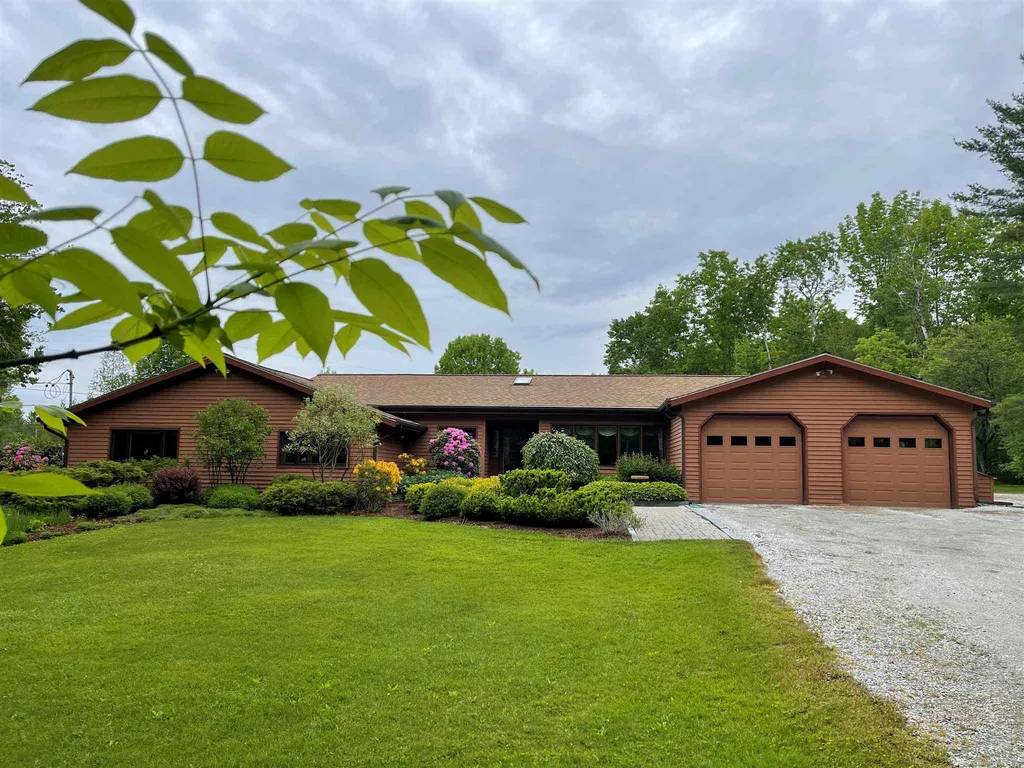 500 Willow Brook Lane St. George VT 05495