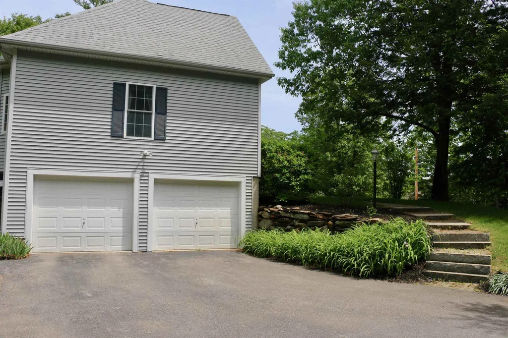 39 Knowles Mill Road Chester NH 03036