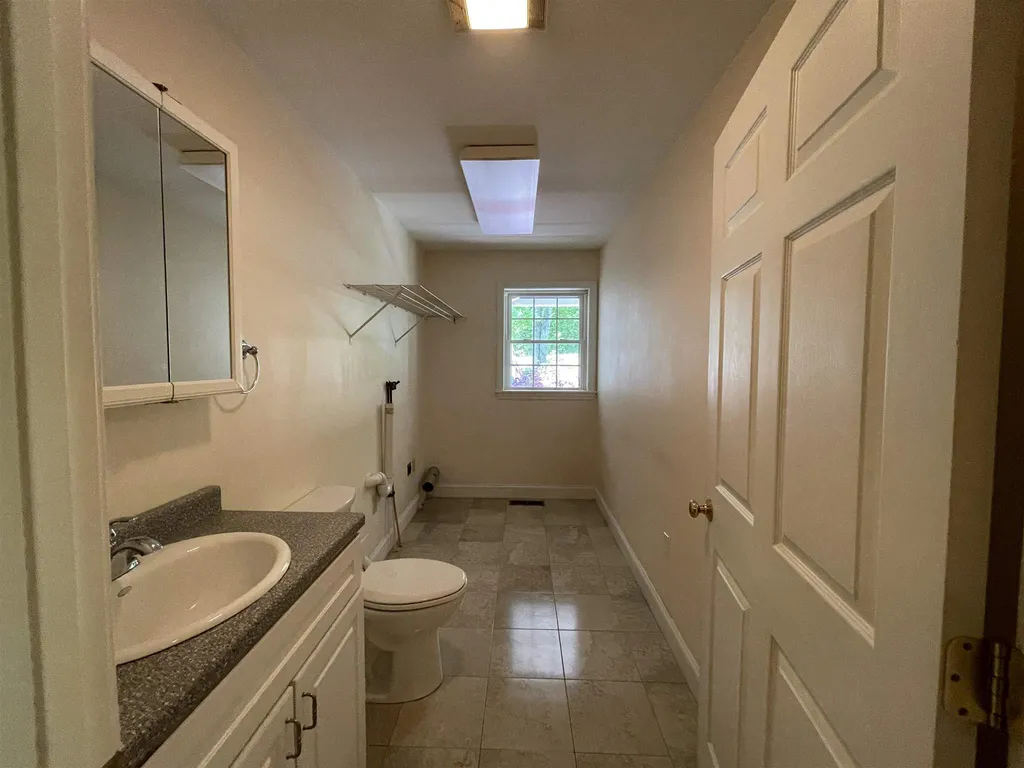 18 Whitneys Way Newbury NH 03255