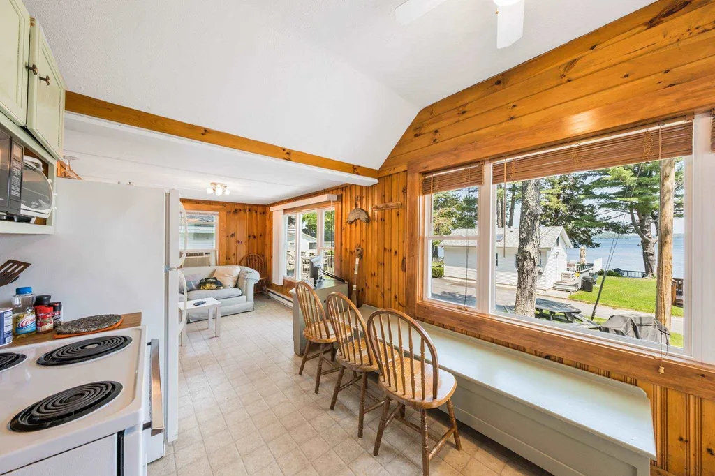 161 Dockham Shore Road Gilford NH 03249