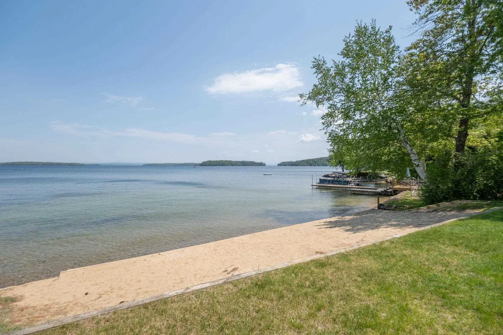 161 Dockham Shore Road Gilford NH 03249