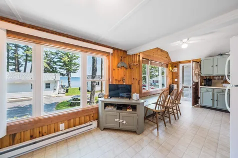161 Dockham Shore Road Gilford NH 03249