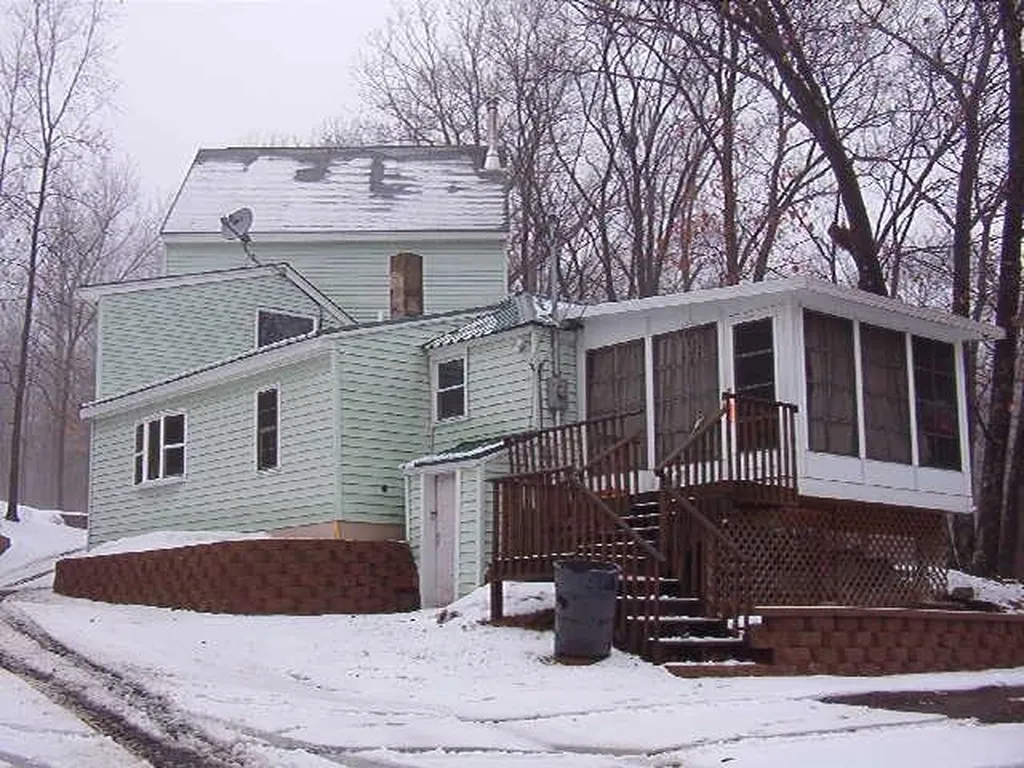 14 Ash Street Londonderry NH 03053