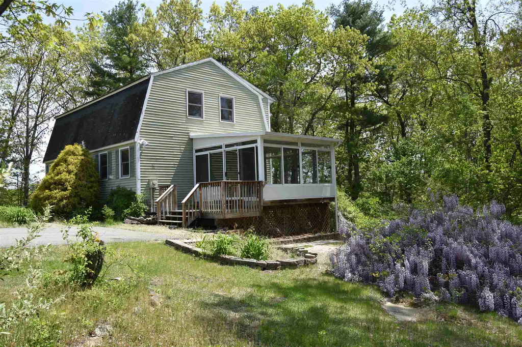 21 Spinnaker Drive Derry NH 03038