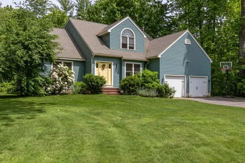 72 Oakmont Drive Concord NH 03301