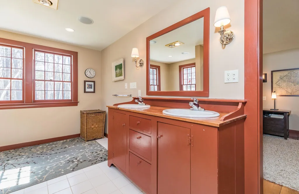 197 Jennie Lane Eliot ME 03903