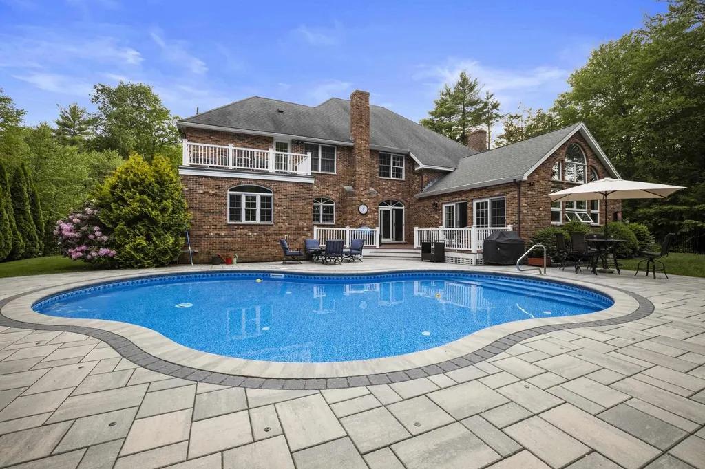 7 Whitehorse Drive Rye NH 03870