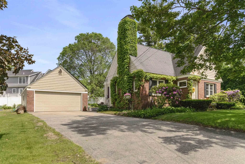 1273 River Road Manchester NH 03104