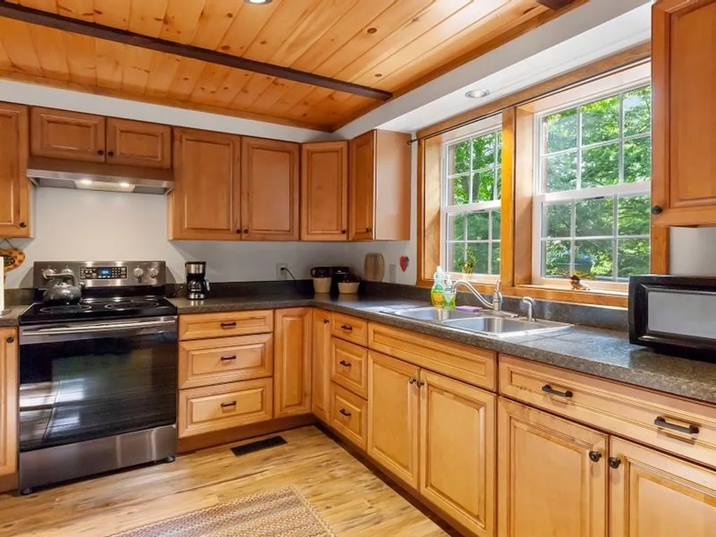 28 Old Sugarhouse Road Lempster NH 03605