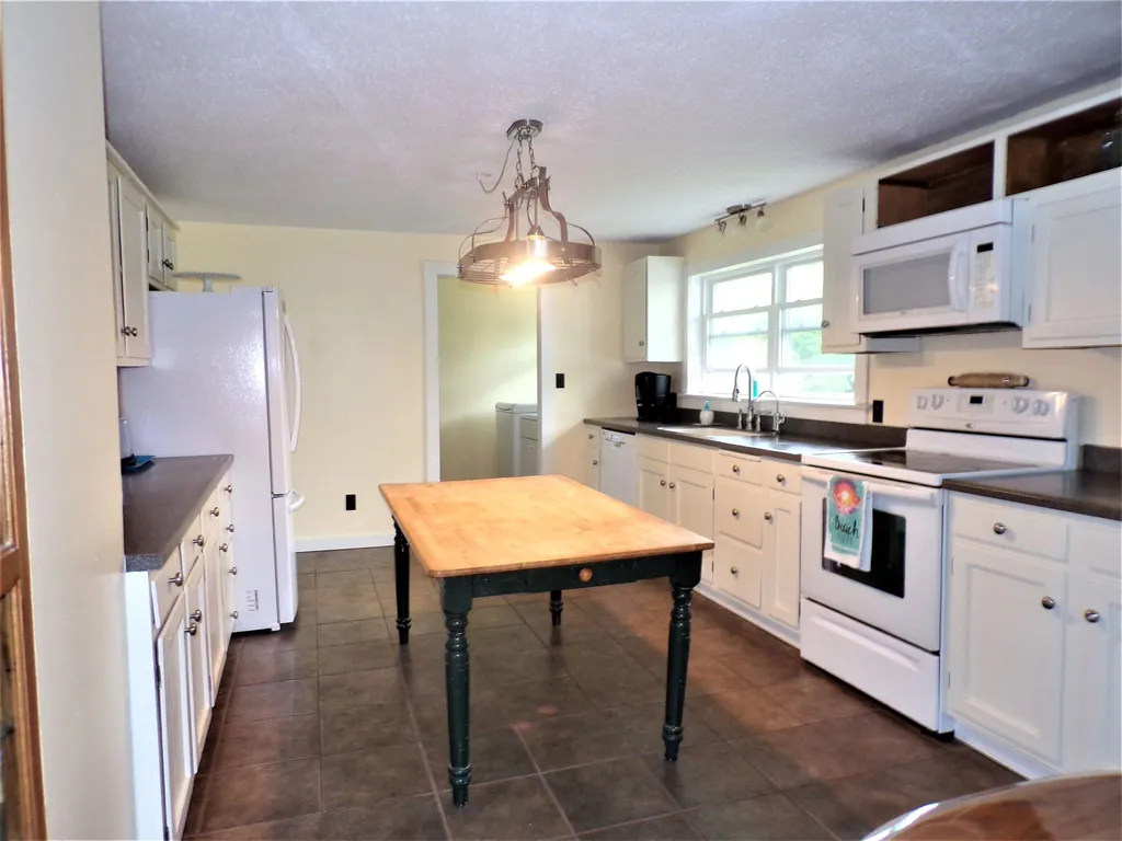 301 Currier Road Hill NH 03243