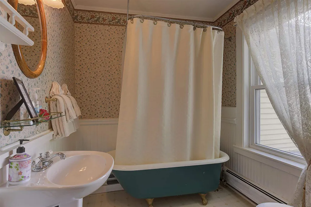 2331 White Mountain Highway Conway NH 03860