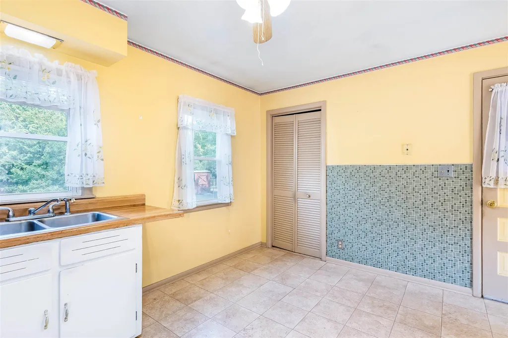 42 Hardy Avenue Burlington VT 05408