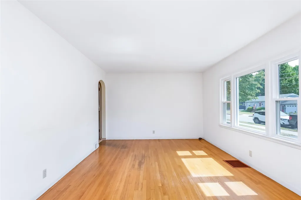 42 Hardy Avenue Burlington VT 05408