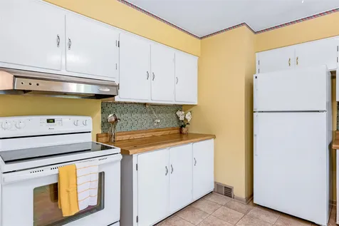 42 Hardy Avenue Burlington VT 05408