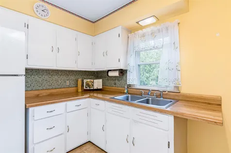 42 Hardy Avenue Burlington VT 05408