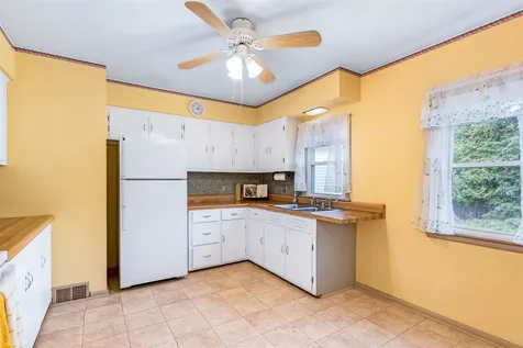 42 Hardy Avenue Burlington VT 05408