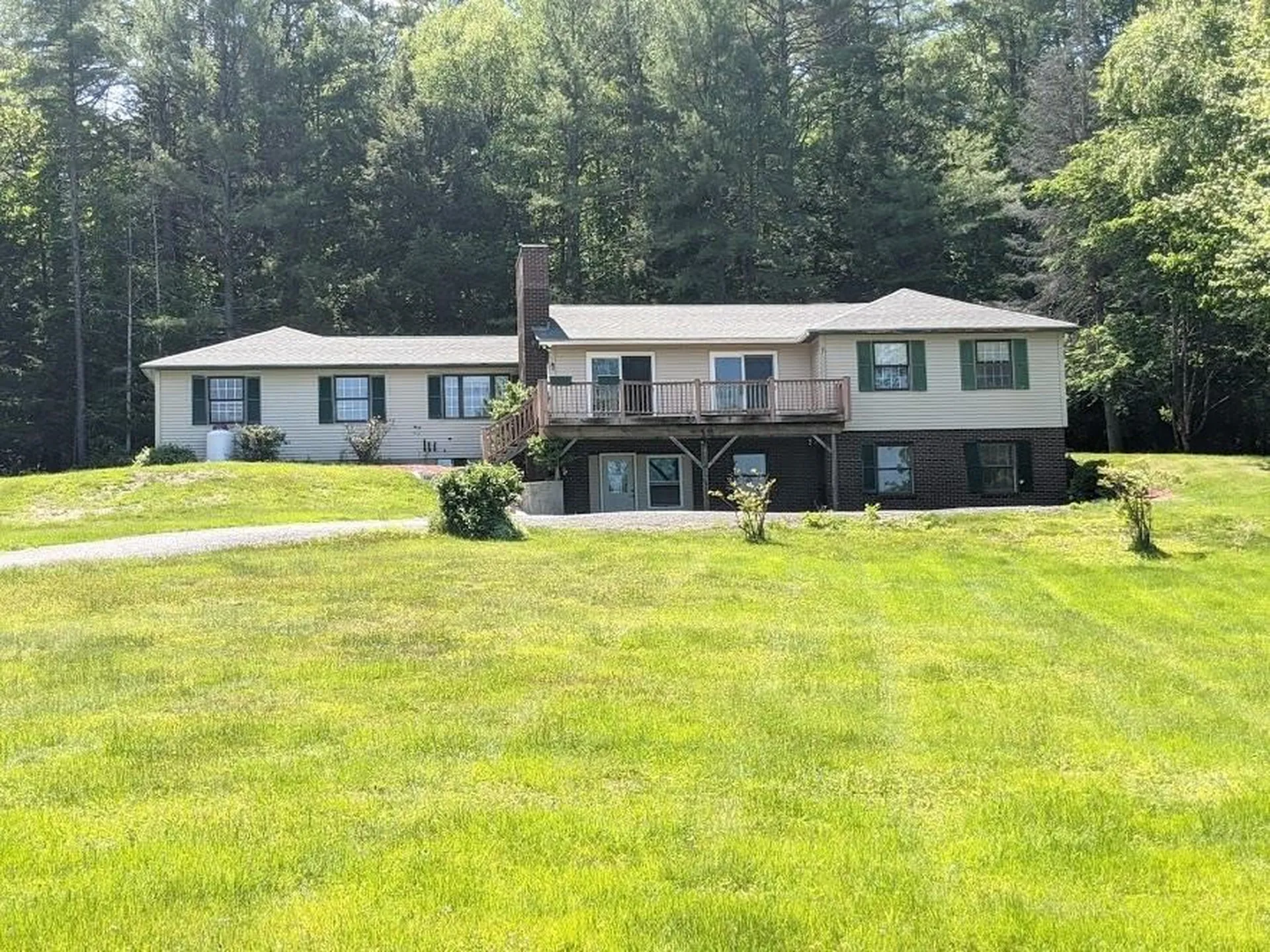 88 Pine Street Newport NH 03773