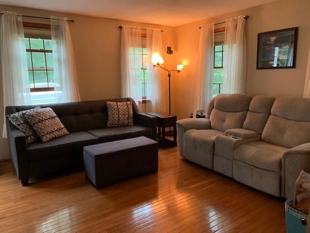 32 Morgan Avenue Pelham NH 03076