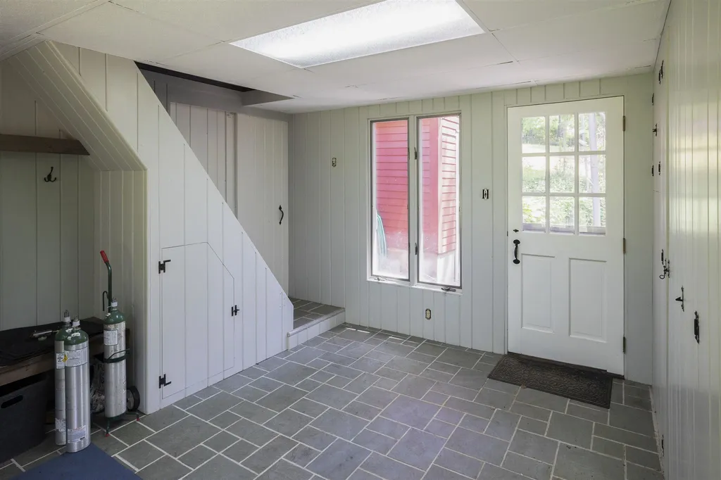 18 Old Warner Road Bradford NH 03221