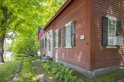 18 Old Warner Road Bradford NH 03221