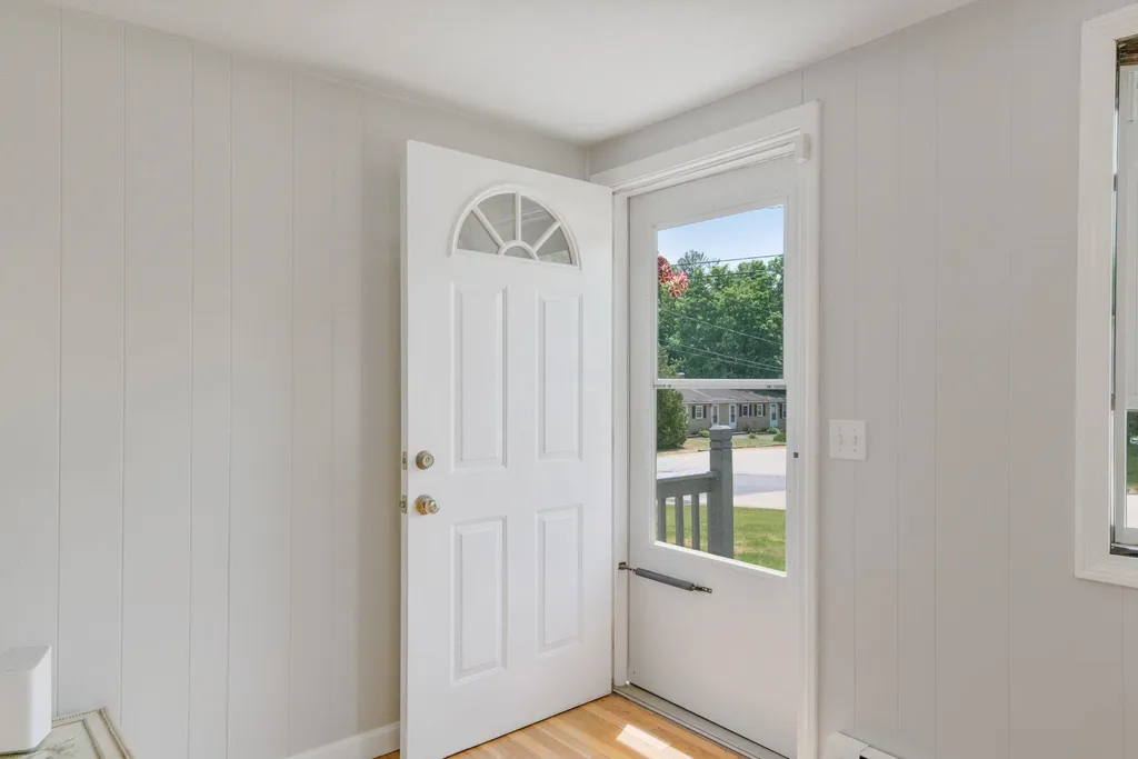 8 Charbonneau Street Hudson NH 03051