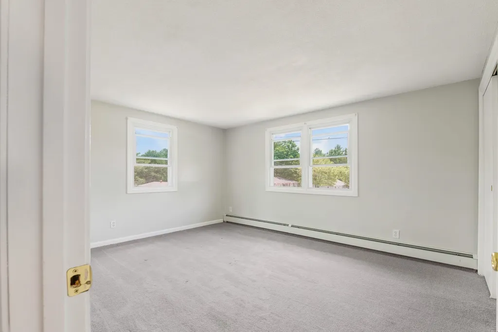 8 Charbonneau Street Hudson NH 03051