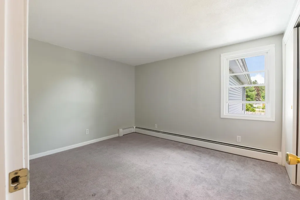 8 Charbonneau Street Hudson NH 03051