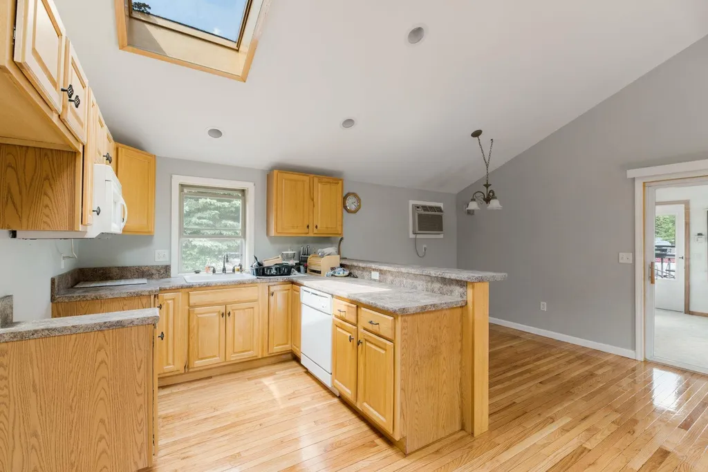 8 Charbonneau Street Hudson NH 03051