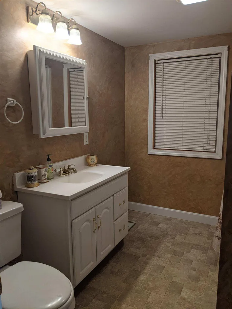 8 Charbonneau Street Hudson NH 03051