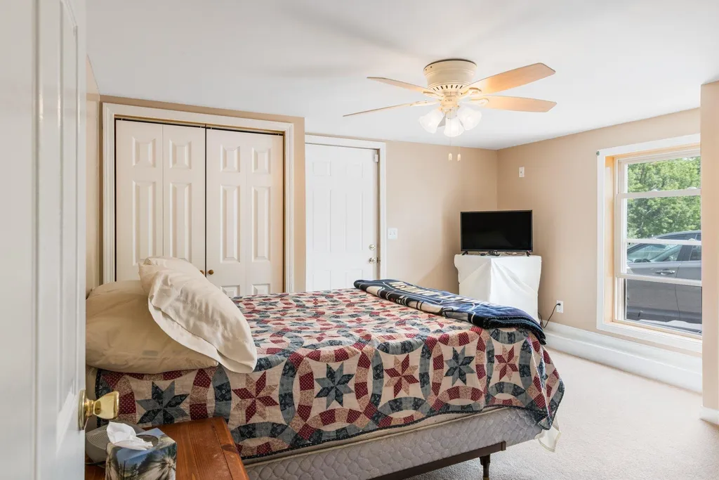 8 Charbonneau Street Hudson NH 03051
