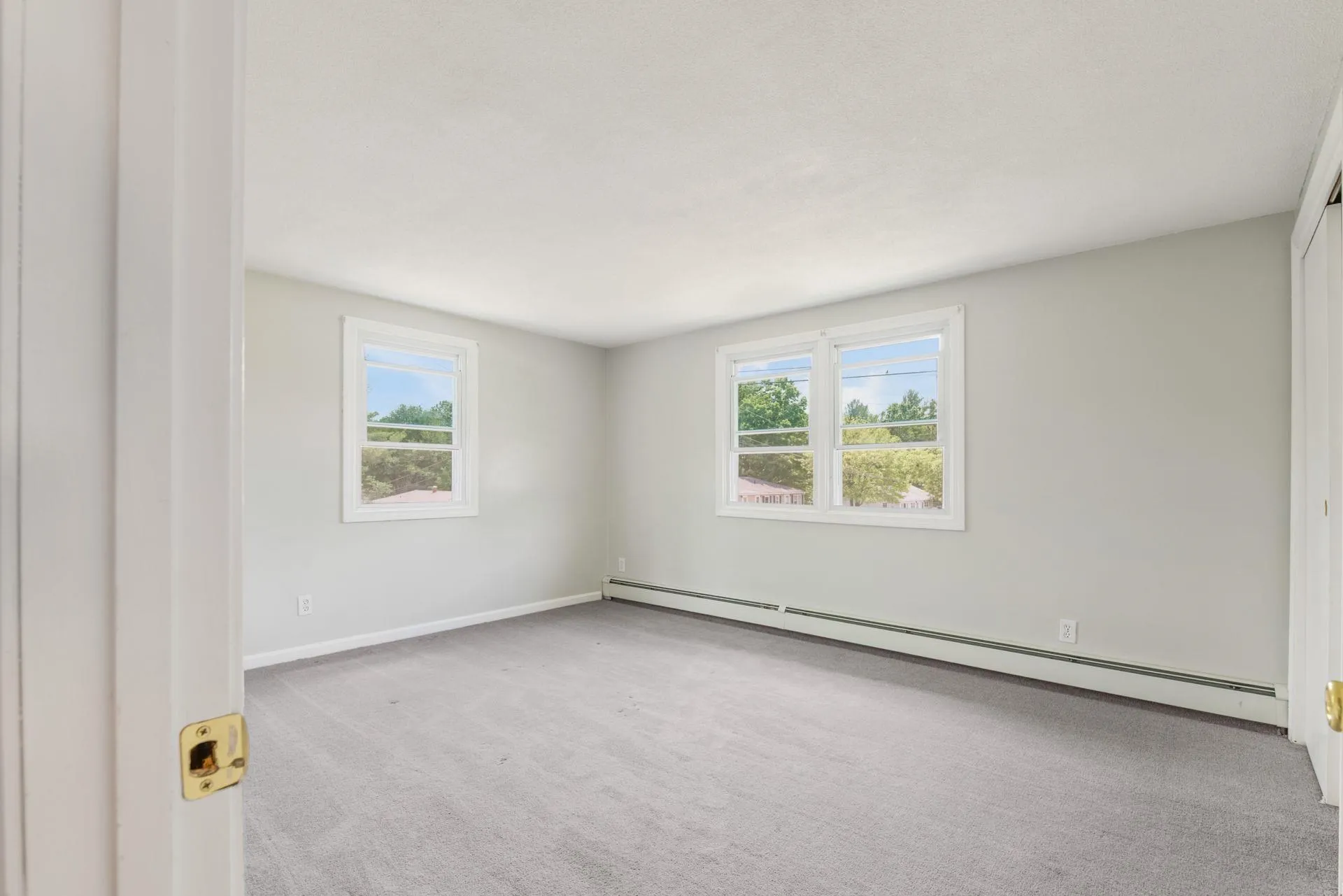 8 Charbonneau Street Hudson NH 03051