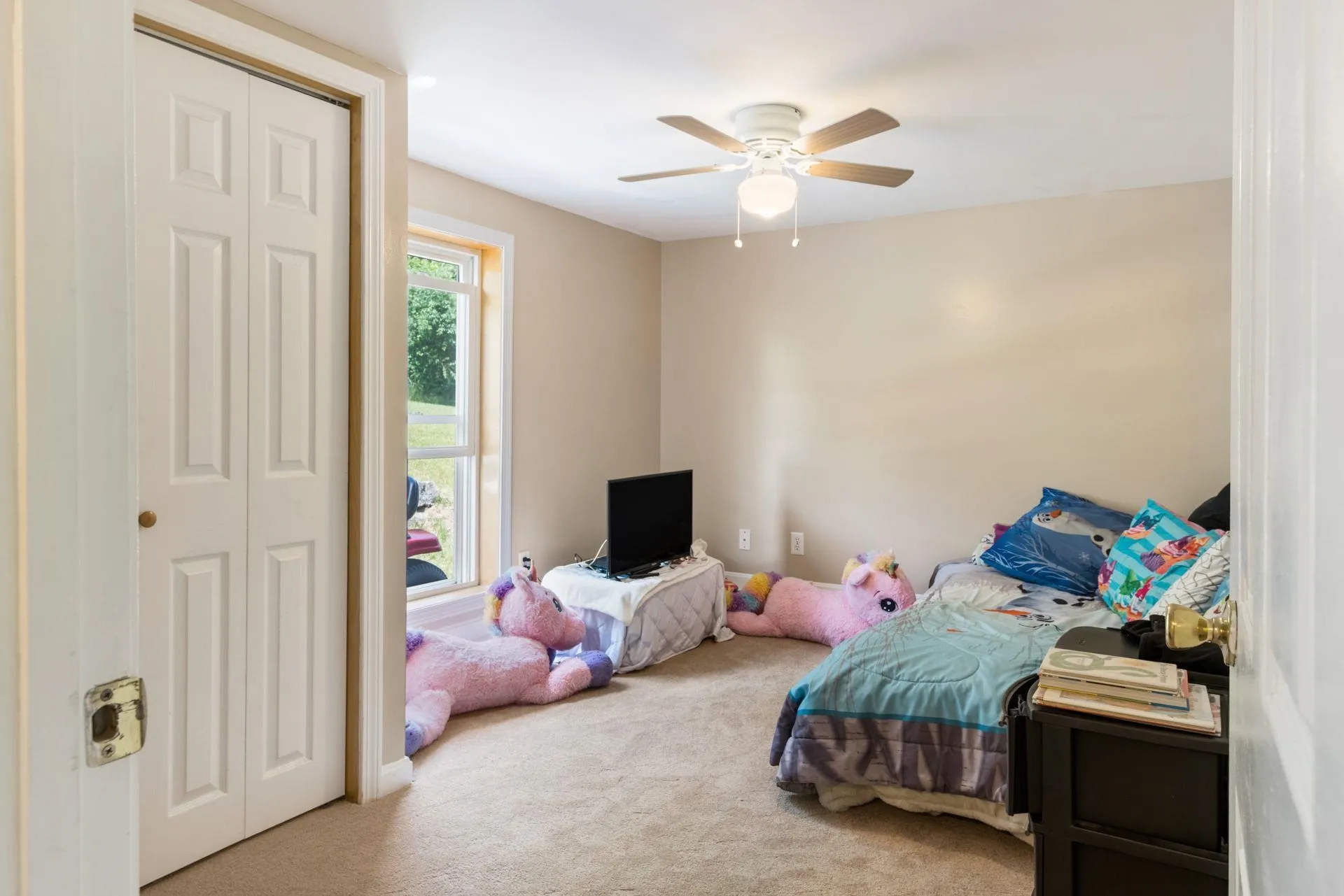 8 Charbonneau Street Hudson NH 03051