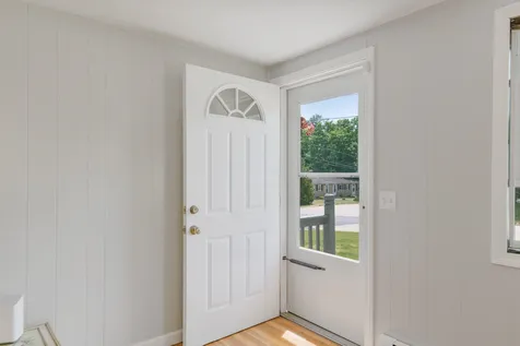 8 Charbonneau Street Hudson NH 03051