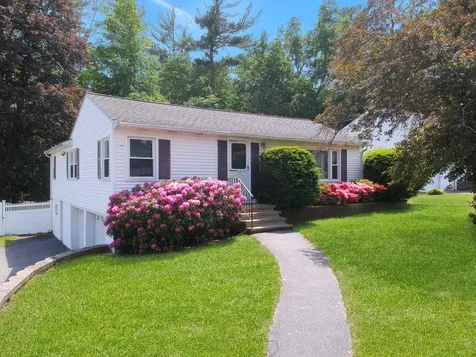 11 Dennis Drive Salem NH 03079-2072