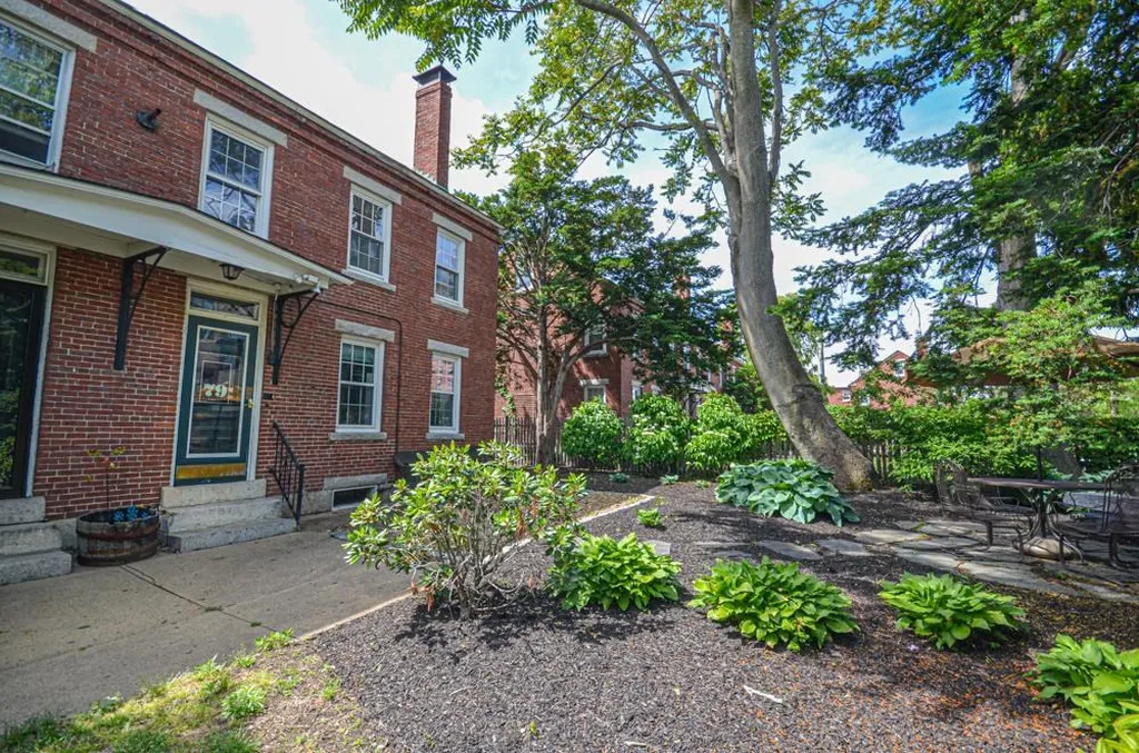 79 Pleasant Street Manchester NH 03101