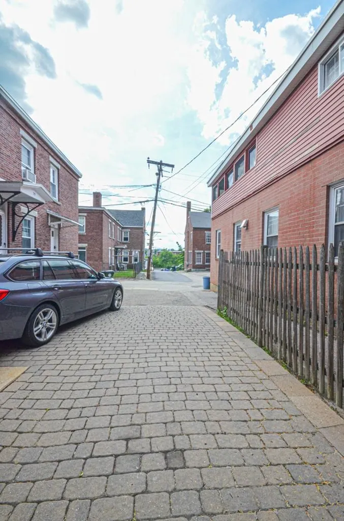 79 Pleasant Street Manchester NH 03101