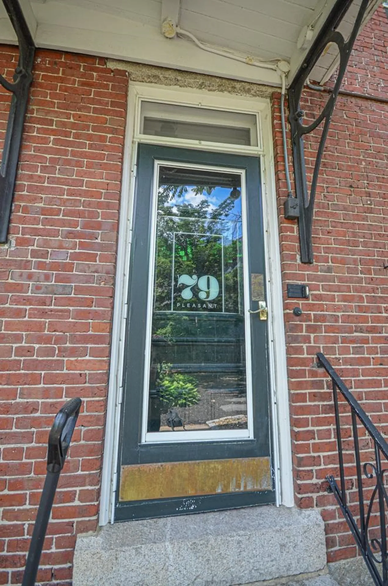 79 Pleasant Street Manchester NH 03101