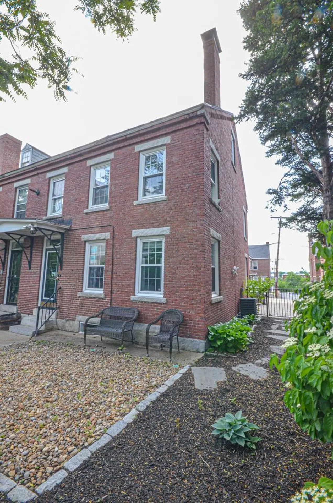 79 Pleasant Street Manchester NH 03101