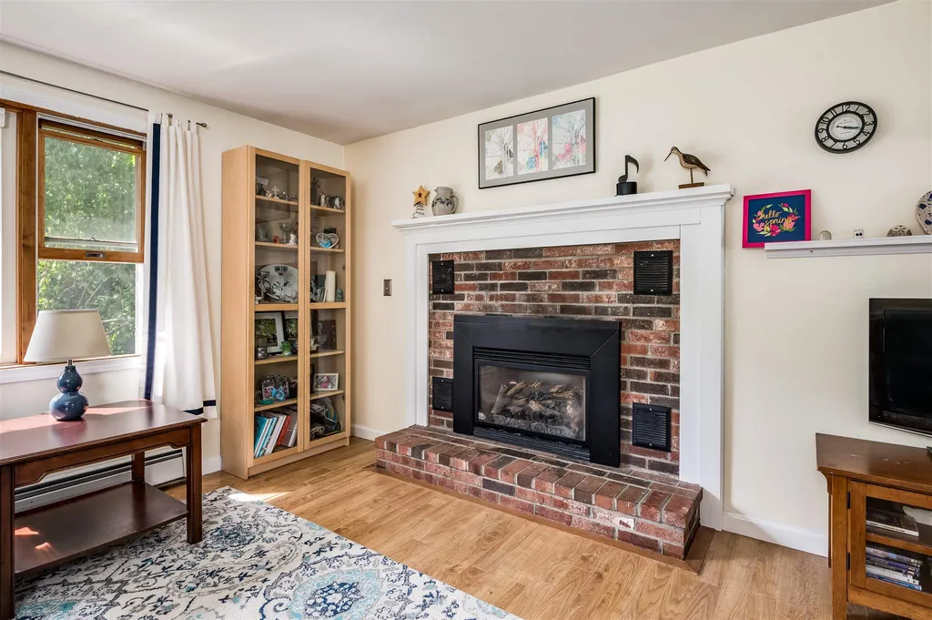 29 Mill Pond Road Durham NH 03824
