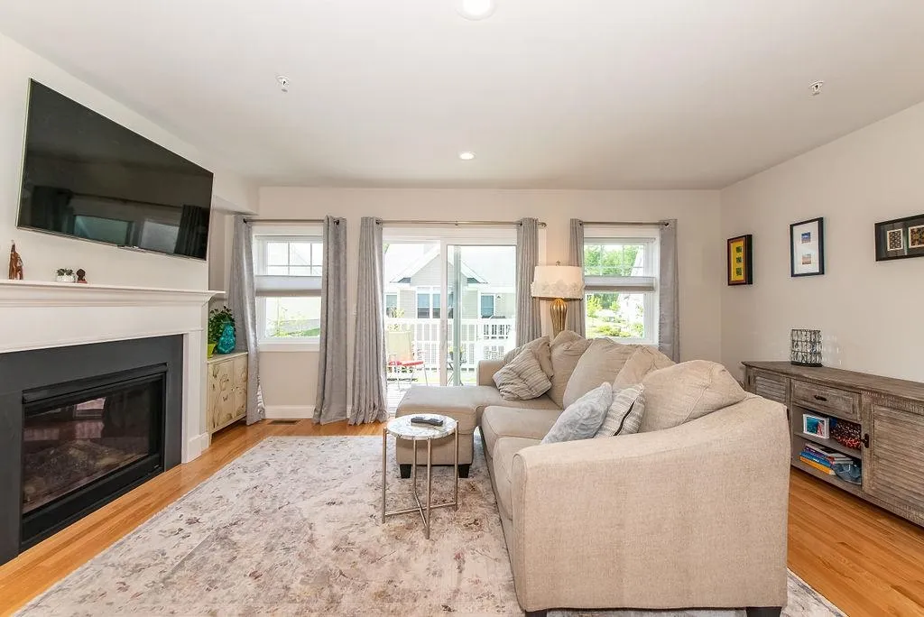 33 Artisan Way Dover NH 03820
