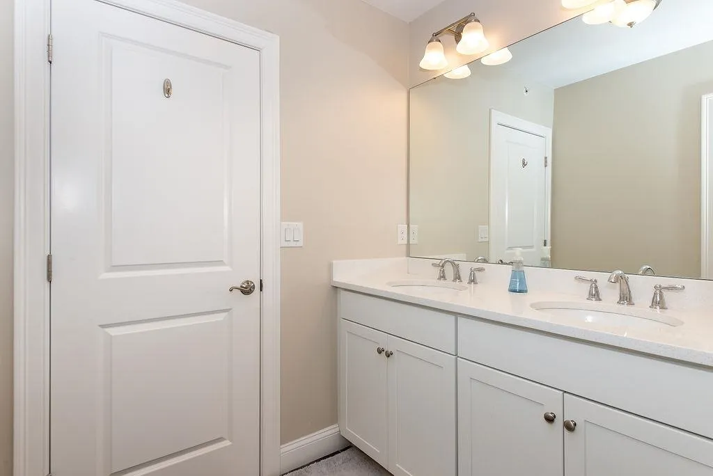 33 Artisan Way Dover NH 03820