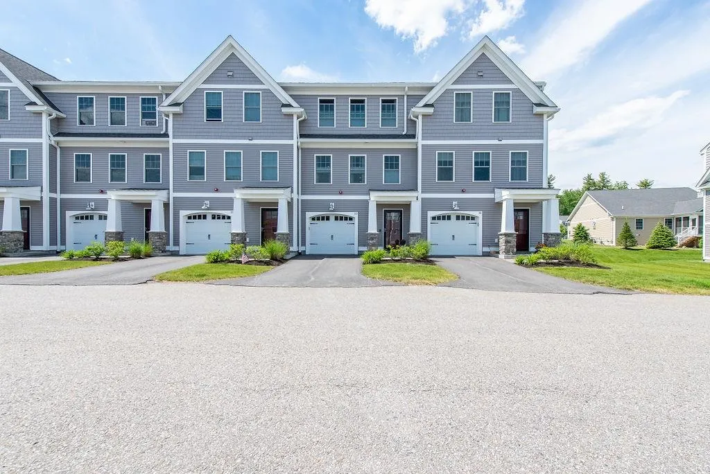 33 Artisan Way Dover NH 03820