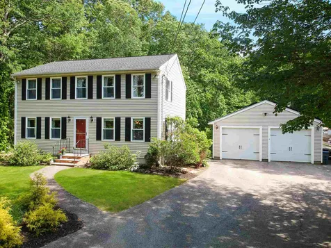 9 Fernwood Drive Newton NH 03858