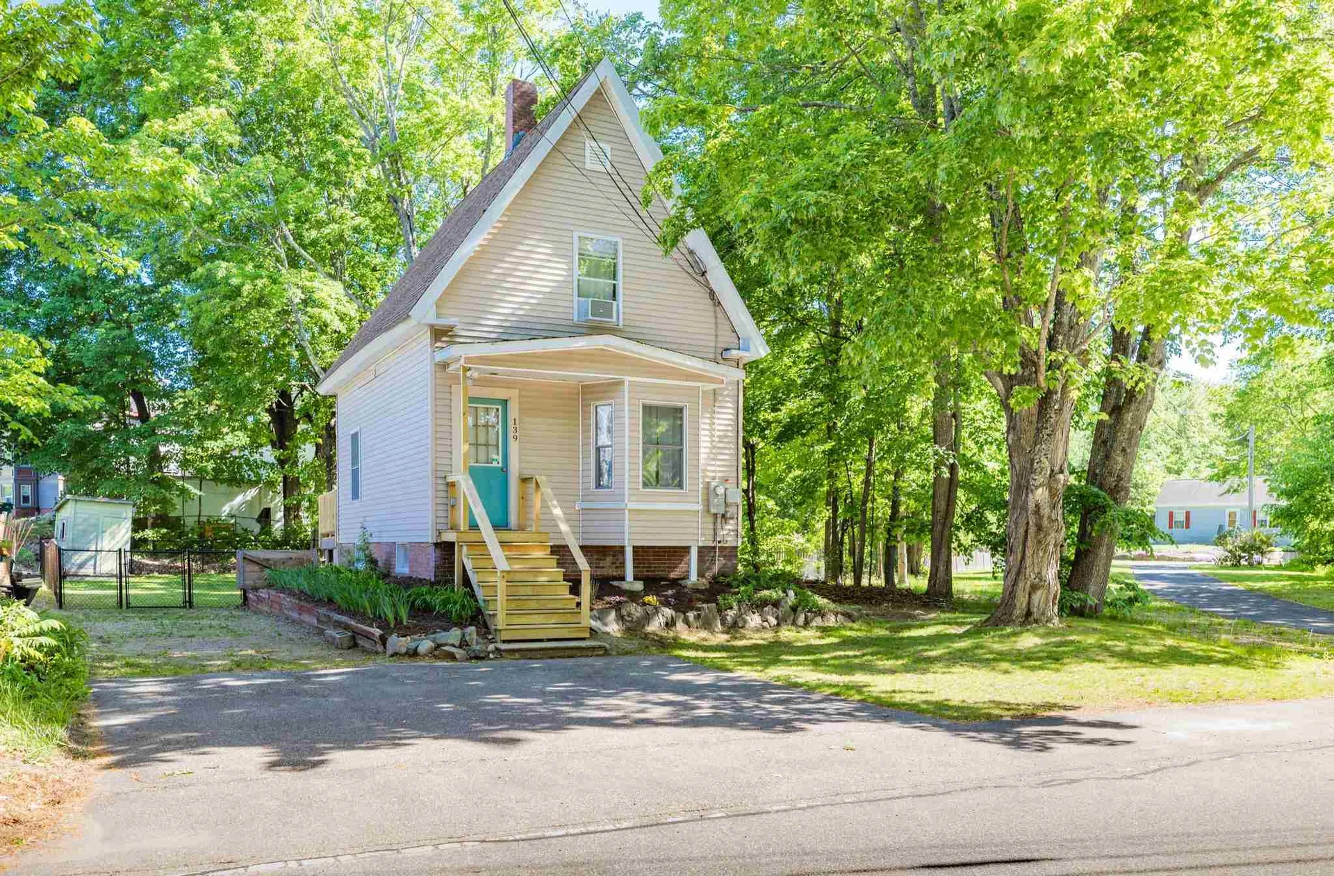 139 Autumn Street Rochester NH 03868-8557