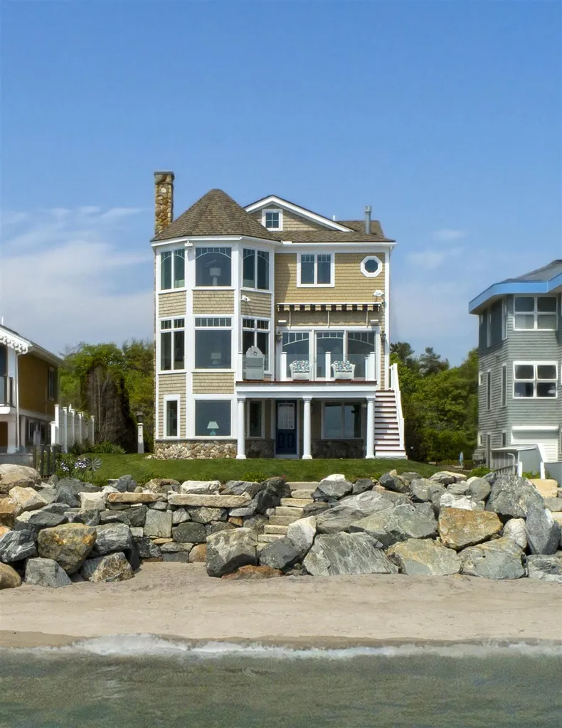 1042 Ocean Boulevard Hampton NH 03842
